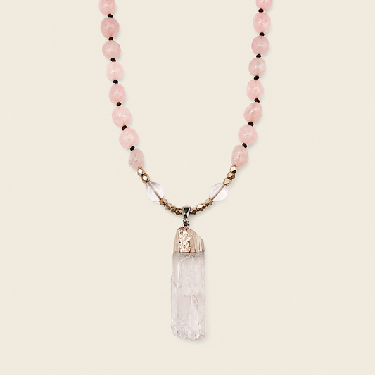 Hushed Point Necklace